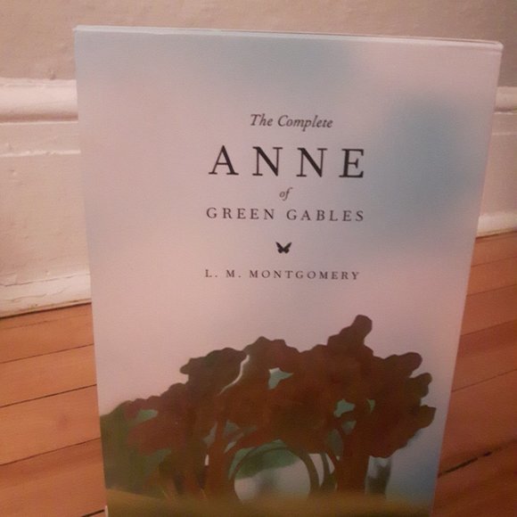 New Anne of Green Gables Book Series - Picture 1 of 3